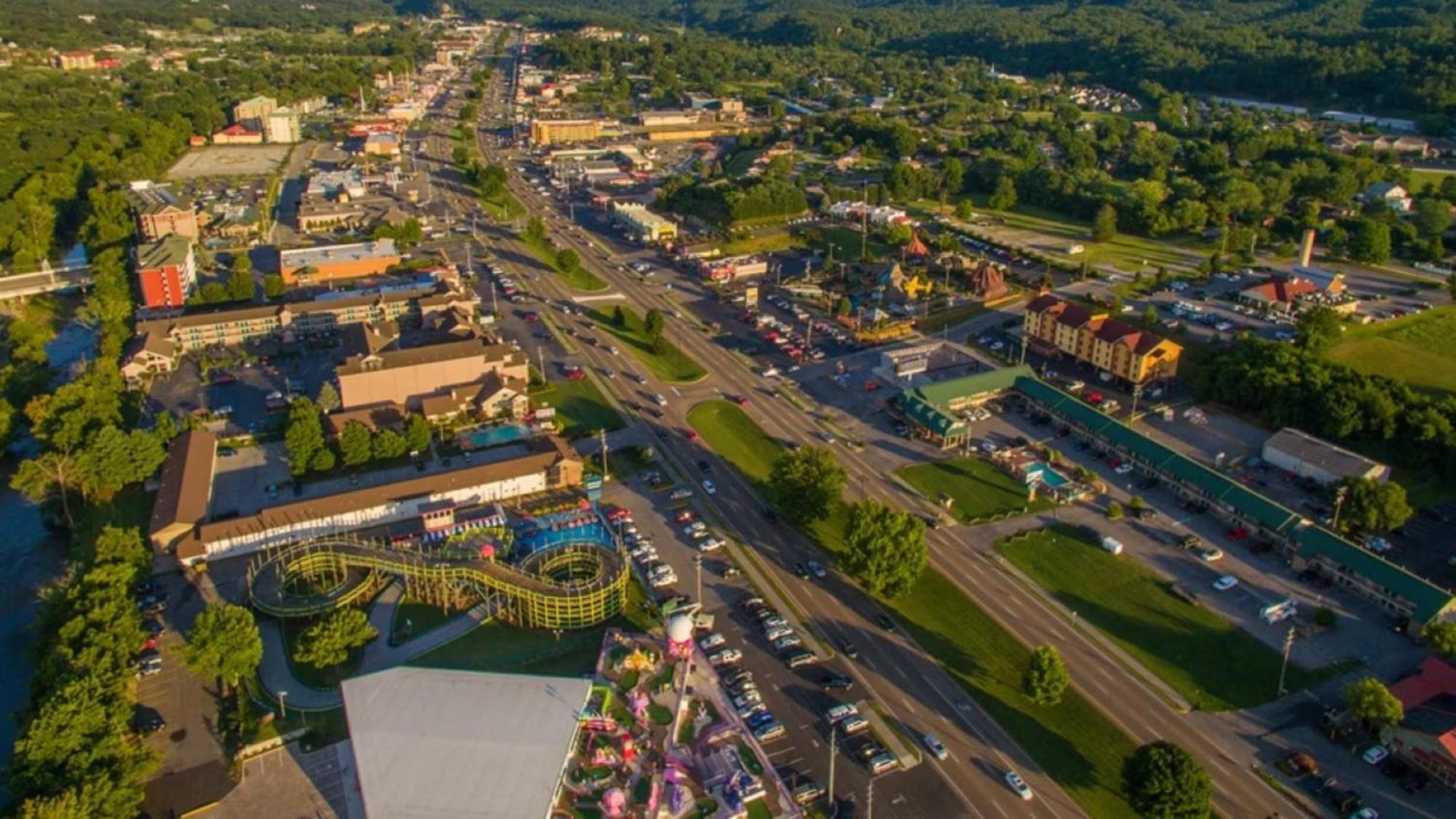 Liberty Lodge - Family Getaway With Pool, Hot Tub, Arcade & Dogs Pigeon Forge Exterior foto