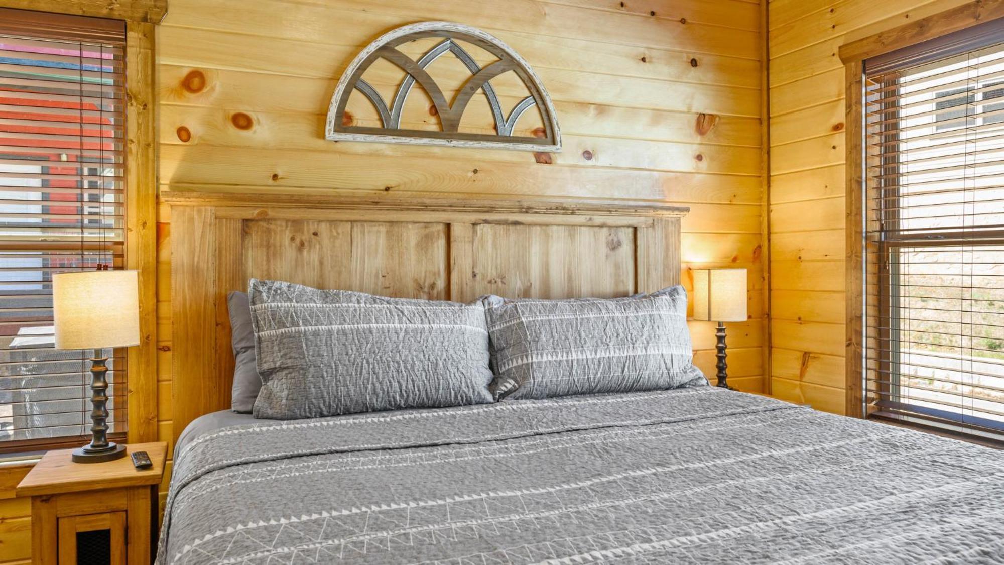 Liberty Lodge - Family Getaway With Pool, Hot Tub, Arcade & Dogs Pigeon Forge Exterior foto